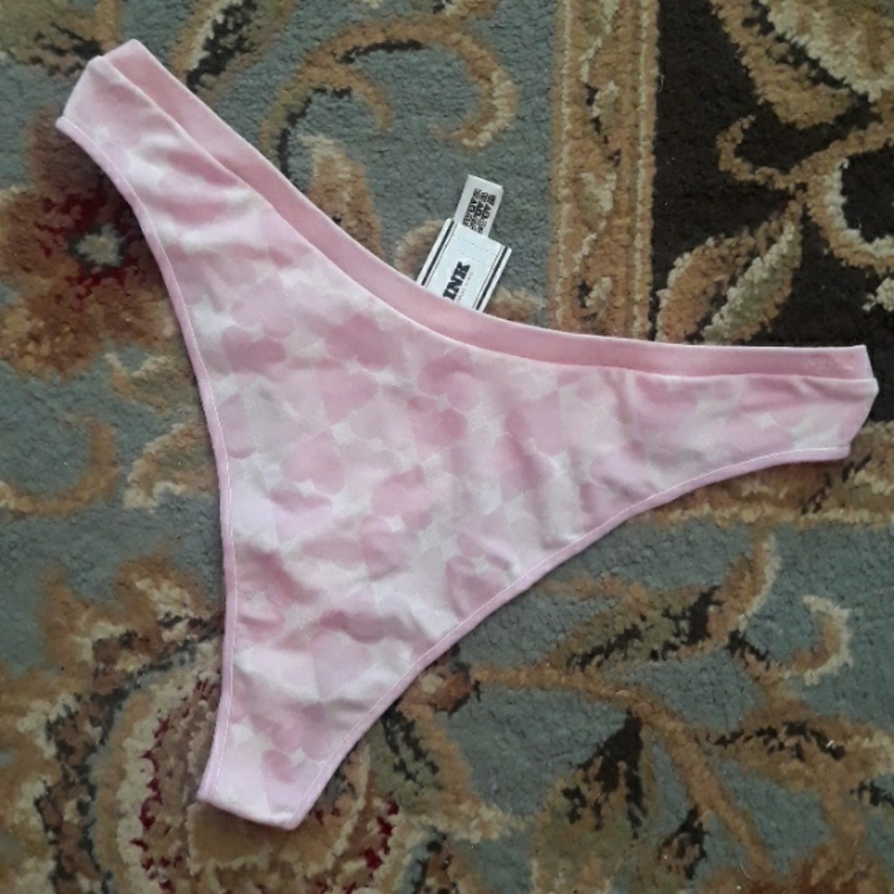 Pink VS thong - Picture 3 of 15